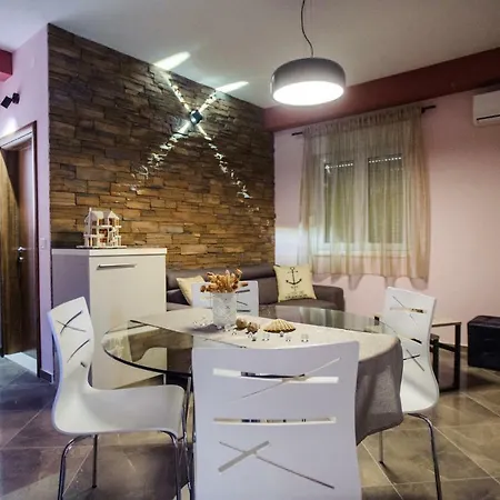 Vulini Dvori Vinisce